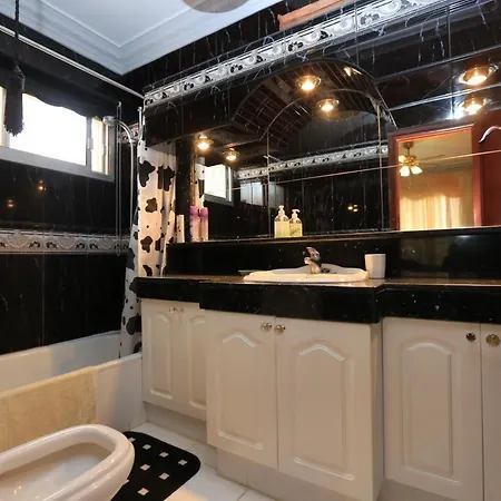 Luxurious With Private Pool אדחה