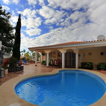 Luxurious With Private Pool * אדחה