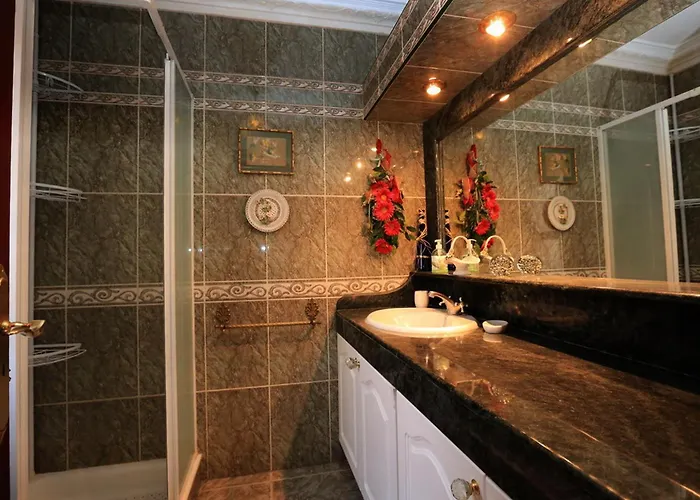 Luxurious With Private Pool Адехе